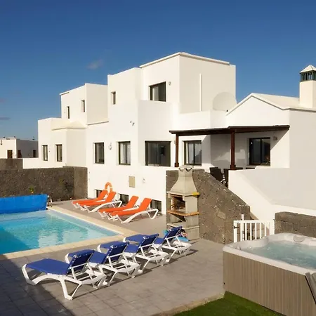 Romance And Moonlight -ideal For Couples, Hot Tub, Pool, Lanzarote 플라야블랑카