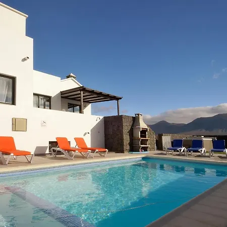Romance And Moonlight -ideal For Couples, Hot Tub, Pool, Lanzarote 빌라 플라야블랑카