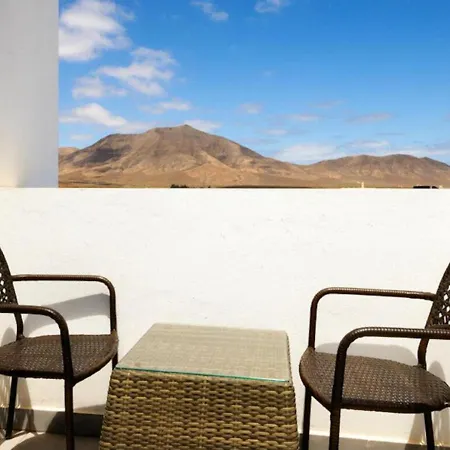 Romance And Moonlight -ideal For Couples, Hot Tub, Pool, Lanzarote 플라야블랑카